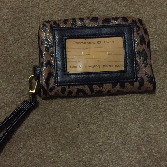 Bueno wristlet - Picture 2 of 4